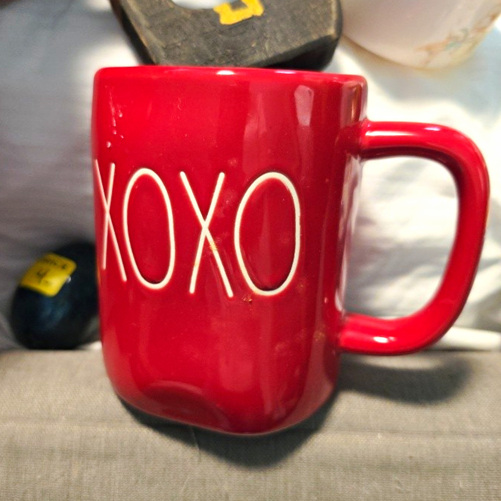 Rae Dunn Red Mug 16 oz White XOXO